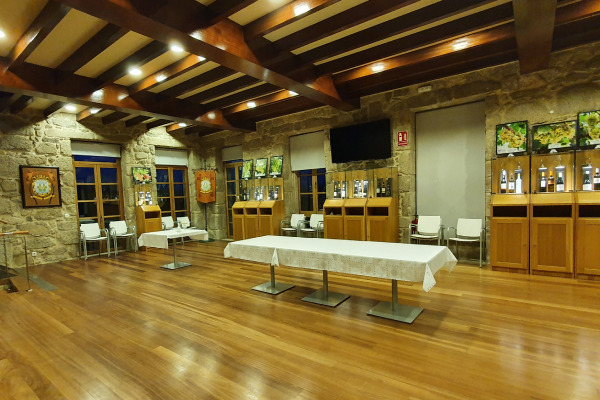 zona de degustación casa del vino en el museo del vino de salvatierra de miño